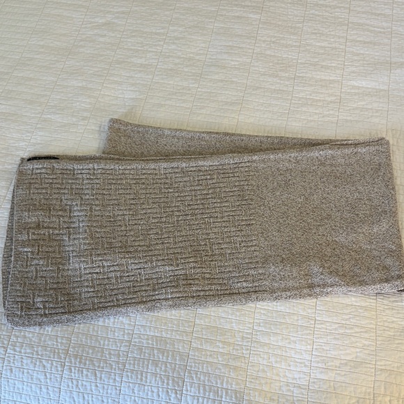 Elie Tahari Neutral Knit Cashmere Scarf - Taupe Beige
